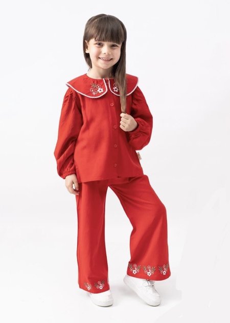 طقم بناتي باللون الأحمر للأعمار ٣-٧ سنوات