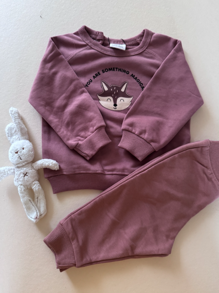 DEEP PINK